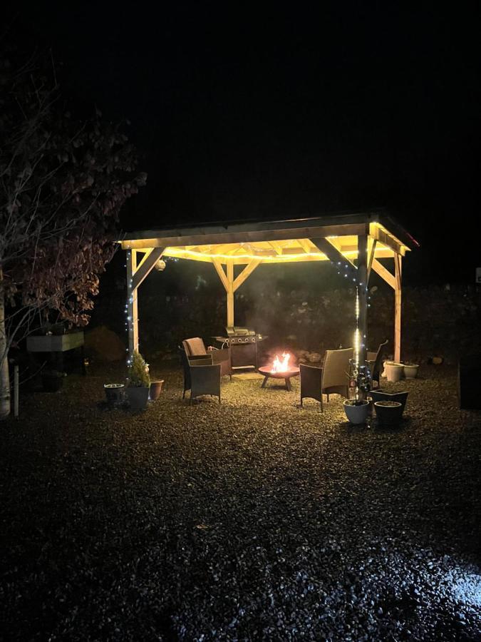 Loch Ness Pods Apartment Fort Augustus Bagian luar foto