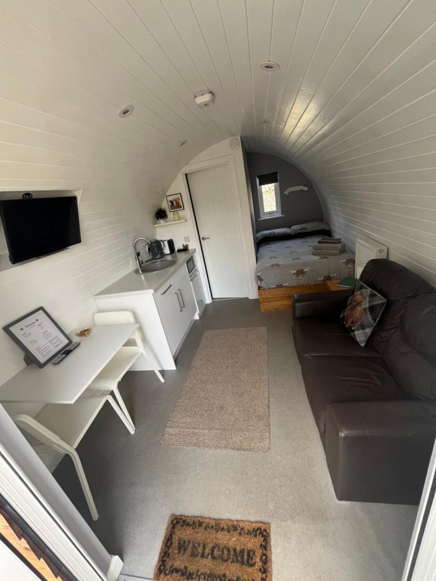 Loch Ness Pods Apartment Fort Augustus Bagian luar foto